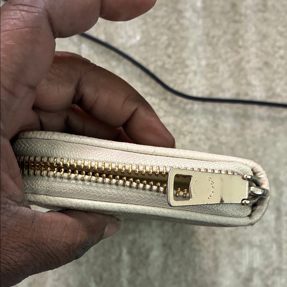 Coach Tan and Cream Signature Wallet - Picture 7 of 8